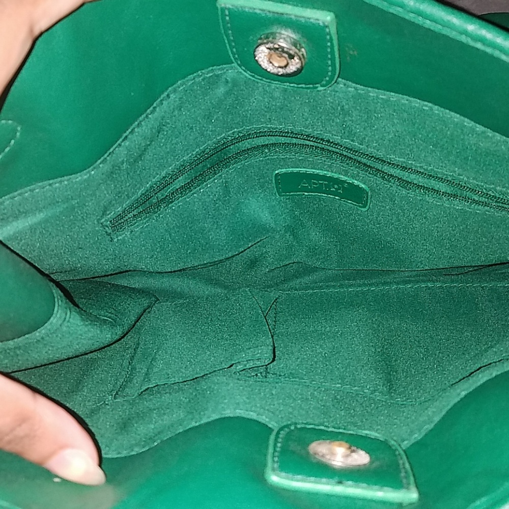 Purse - Picture 2 of 6